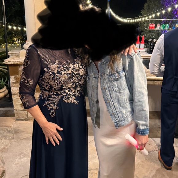 Betsy& Adam Metallic Embroidered Gown - Picture 4 of 4